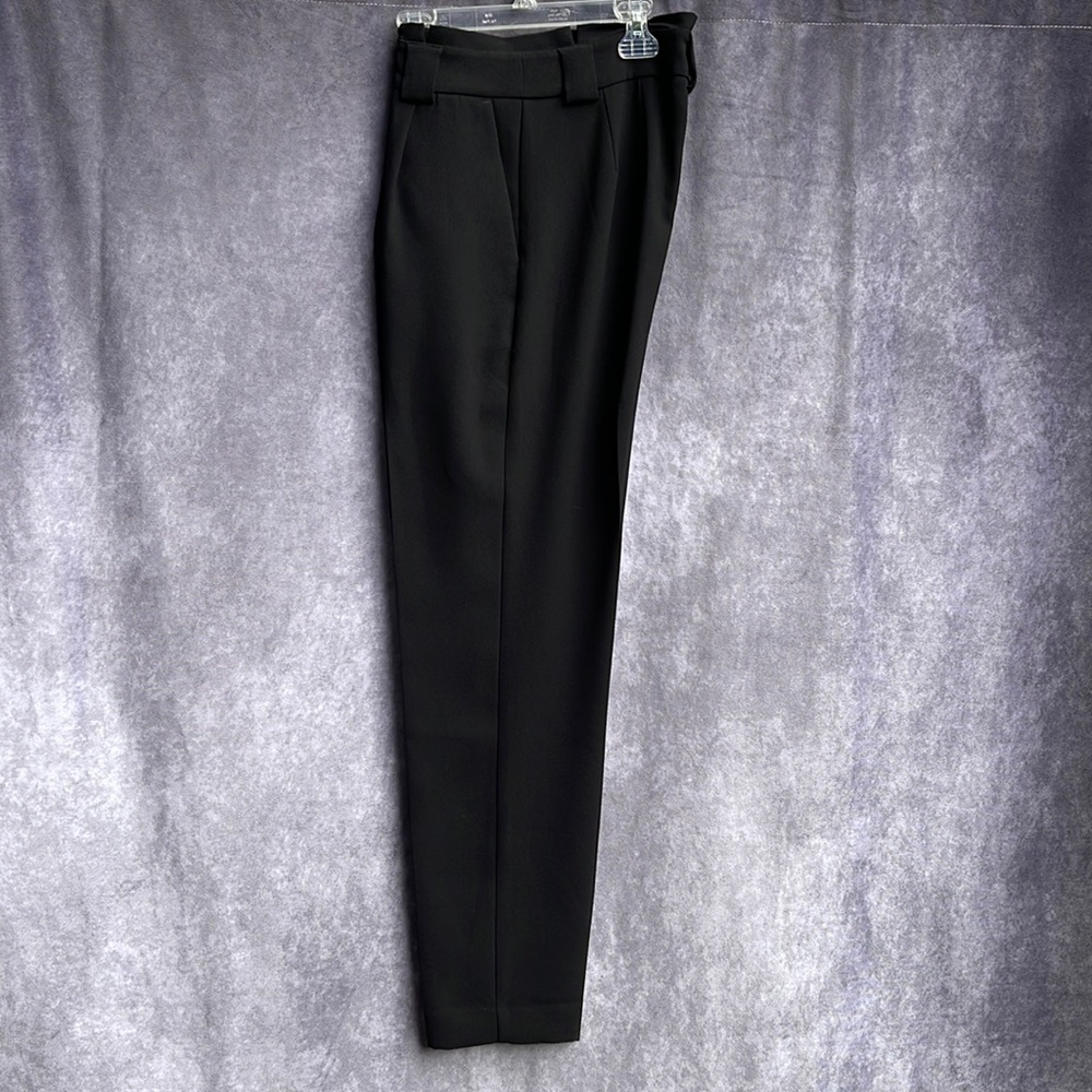 Express. Women's light trousers.